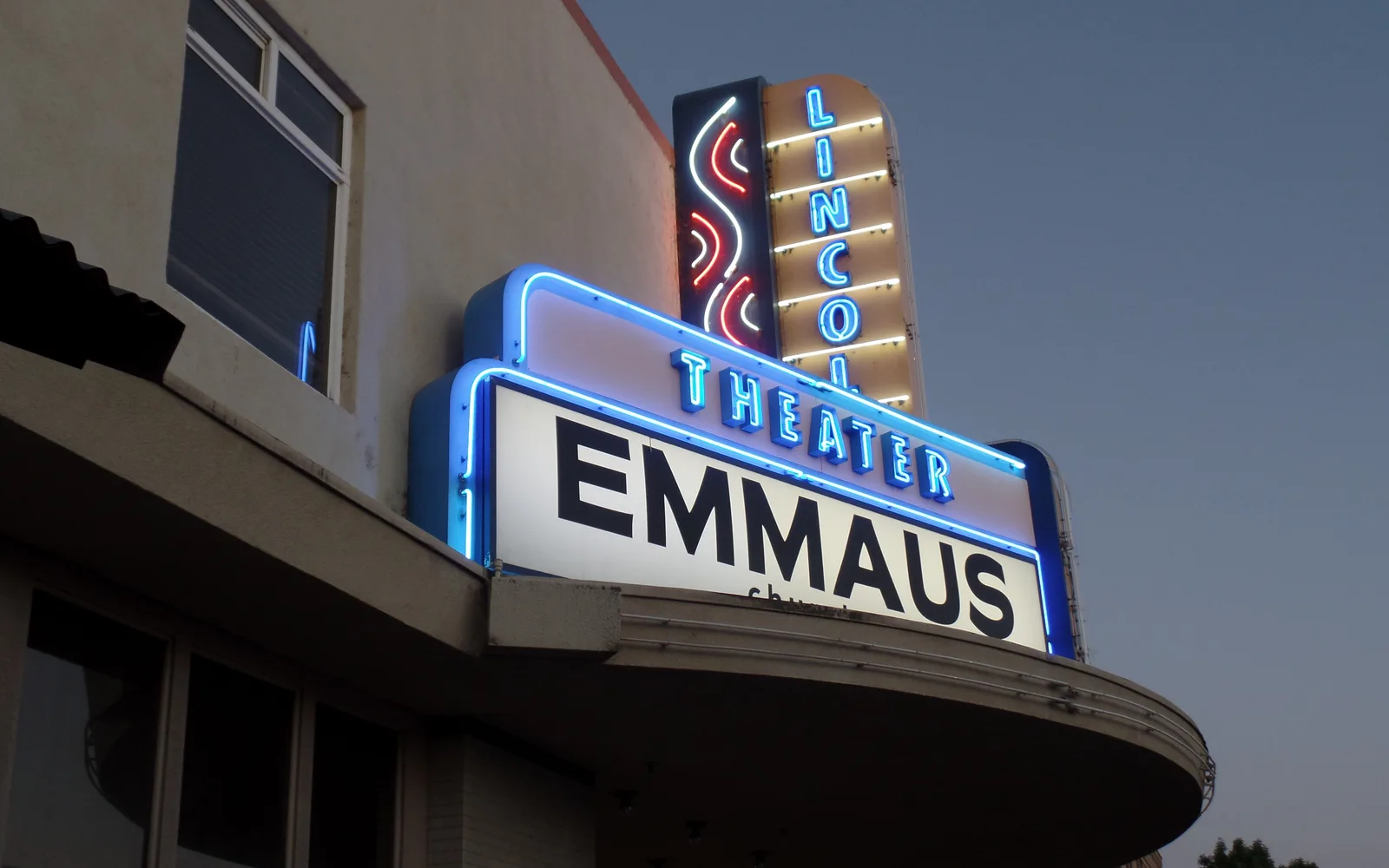 Lincoln Theatre neon sign, an iconic downtown landmark